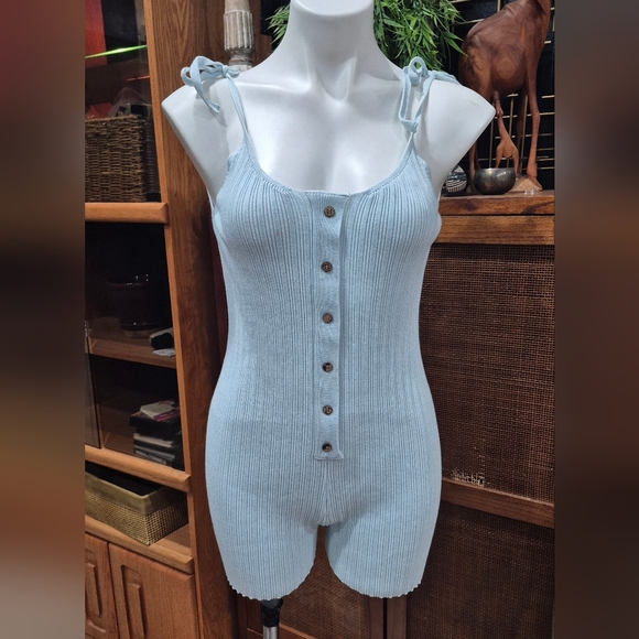 MARBLE Sky Blue Ribbed Fabric - Picture 2 of 11